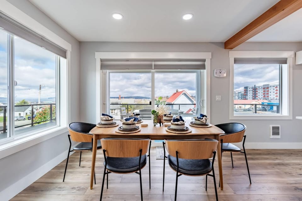 Seating area, Dining area