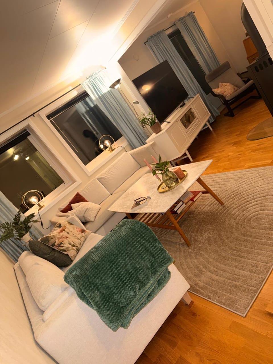 Cozy feel home 2 bedroom and 1 sleeping coach apartment Apartment in Tromso