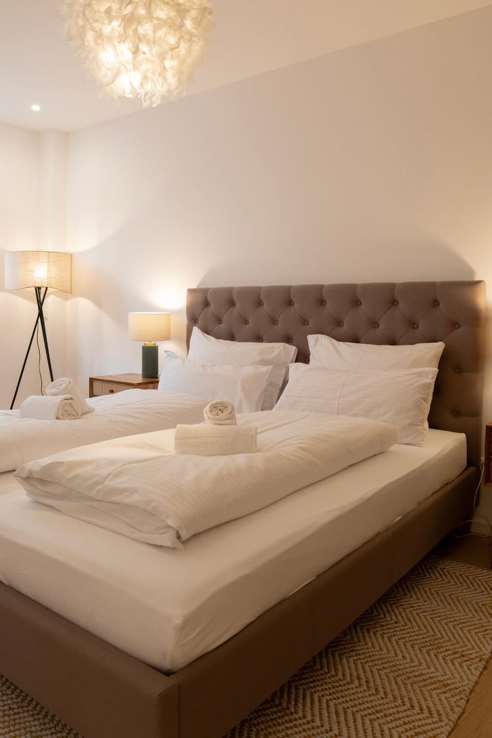 Bed, Photo of the whole room, Bedroom, towels
