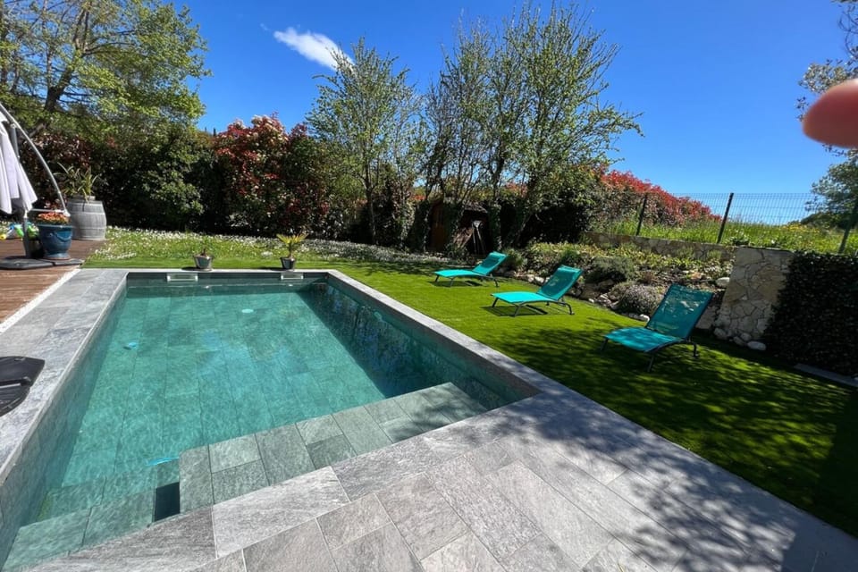 Day, Natural landscape, Garden, Garden view, Pool view, Swimming pool, sunbed