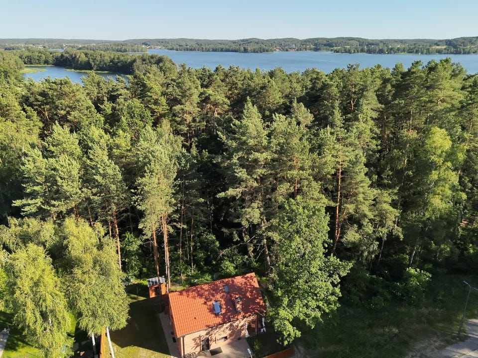 Ceglany Domek z jacuzzi, nad jeziorem, przy lesie House in Poland