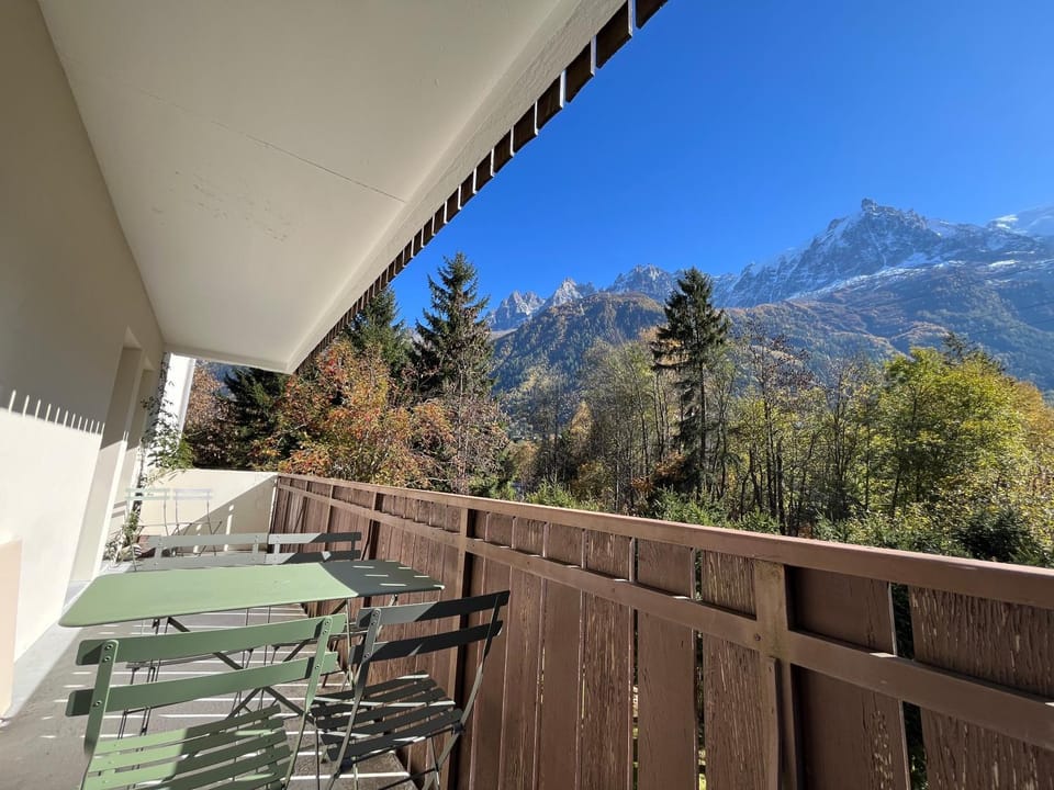 Day, Natural landscape, View (from property/room), Balcony/Terrace, Mountain view