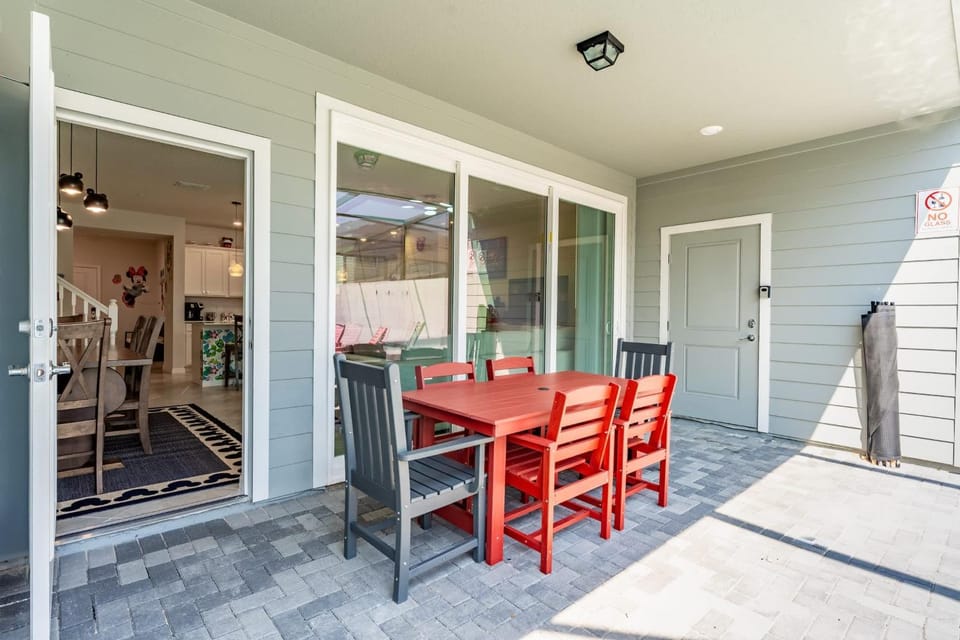 Patio, Dining area