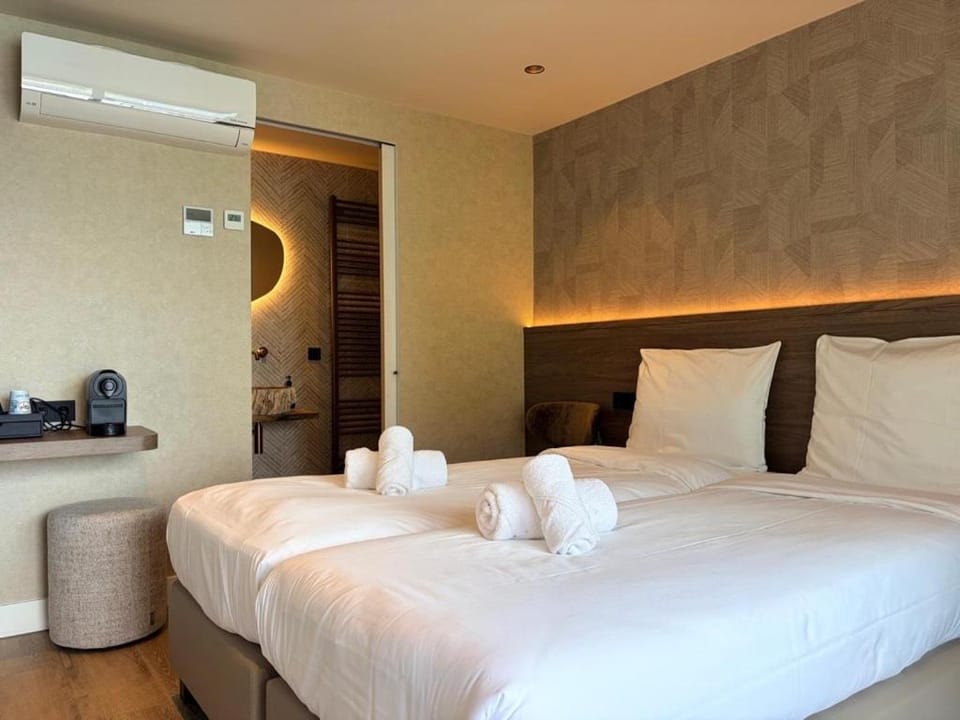 Coffee/tea facilities, Bedroom, air conditioner