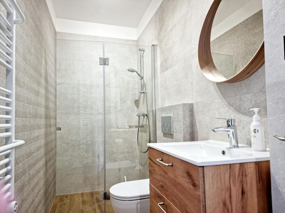 Shower, Toilet, Bathroom