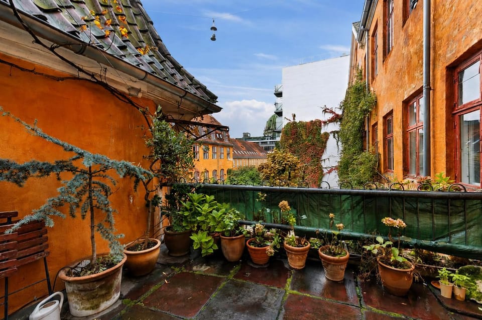 Balkon med udsigt midt i København Apartment in Copenhagen