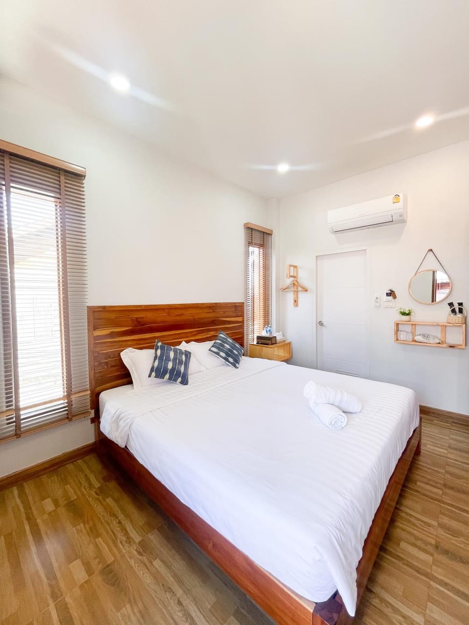 Bed, Photo of the whole room, Bedroom, towels, air conditioner