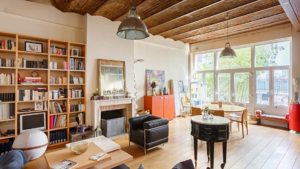 Library, Living room, Garden view, fireplace