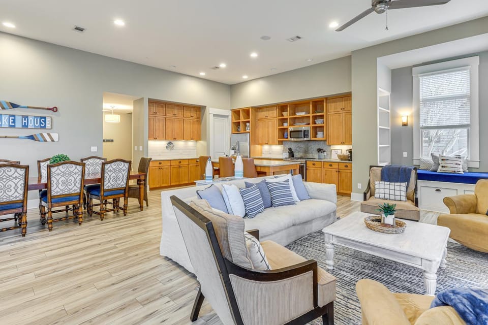 Boat Dock & Stunning Views: Lake Martin Retreat! House in Lake Martin