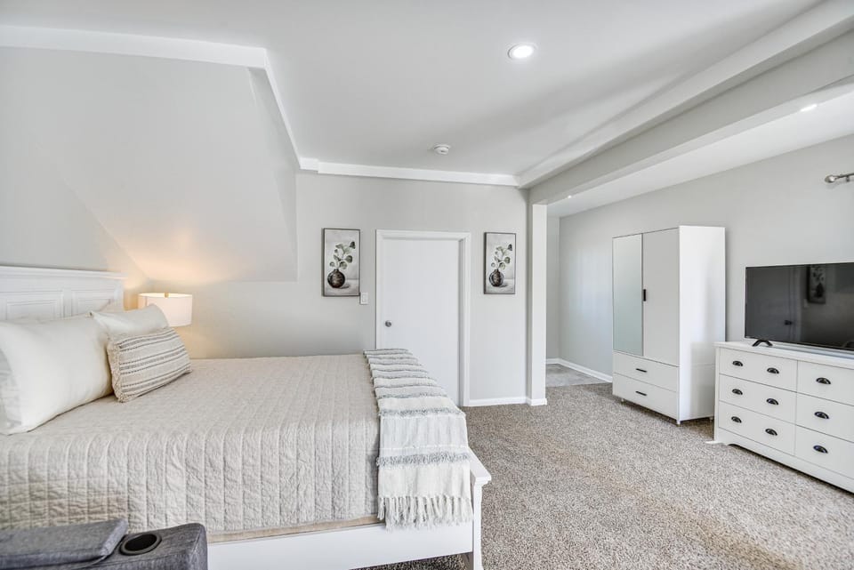11 Mi to Virginia Beach Boardwalk: Studio Retreat! Apartment in Norfolk
