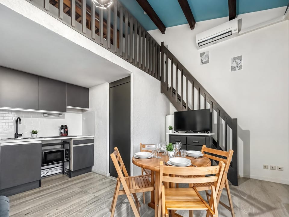 Kitchen or kitchenette, Living room, Dining area, air conditioner