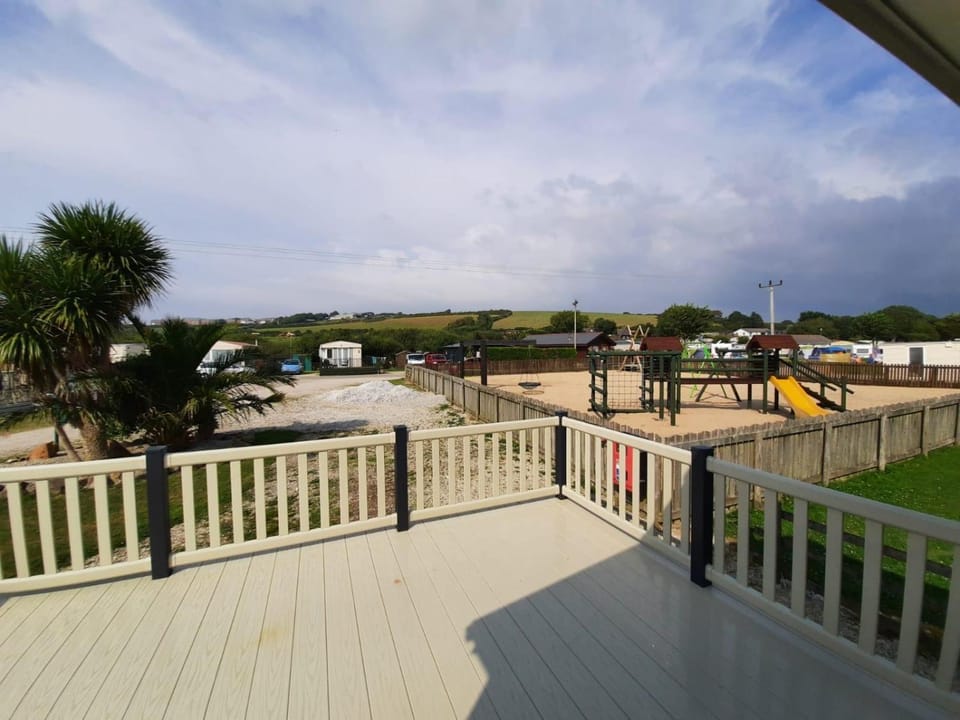Luxury 6 berth caravan full decking House in England