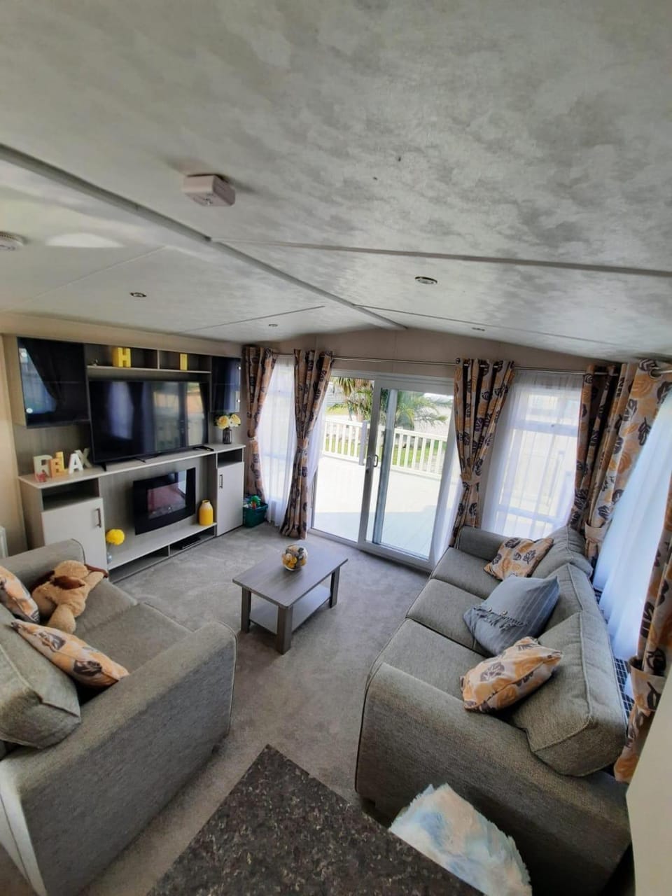 Luxury 6 berth caravan full decking House in England