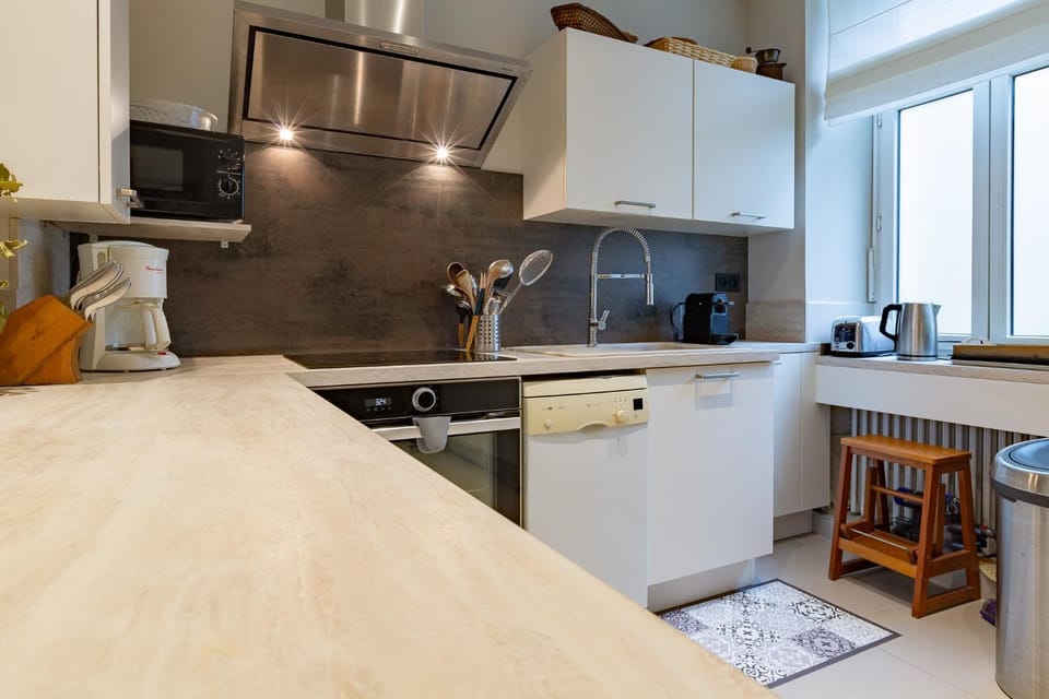 Kitchen or kitchenette, Living room