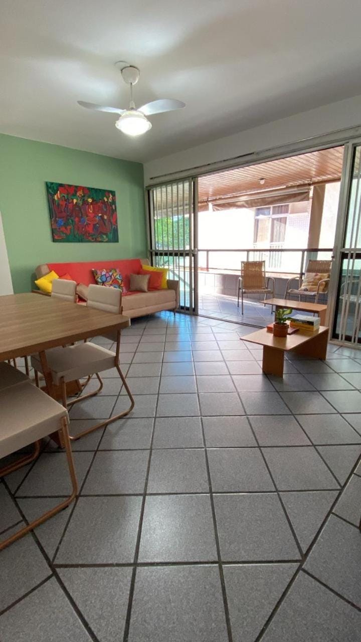 Apartamento em Cabo Frio a 200m da Praia do Forte Apartment in Cabo Frio