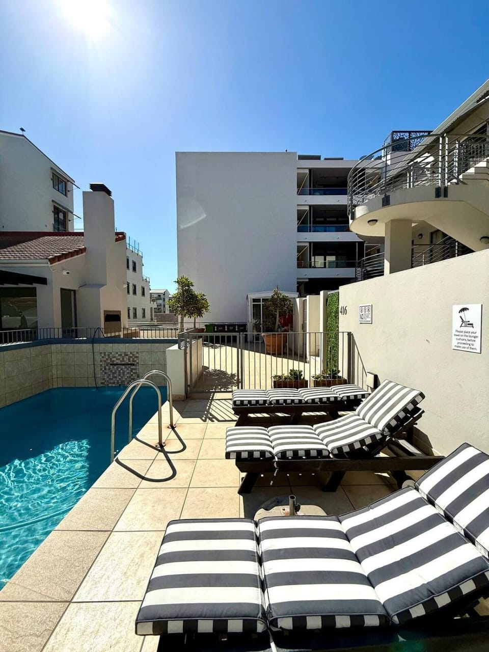 Trendy Sea Point Studio Apartment in Sea Point
