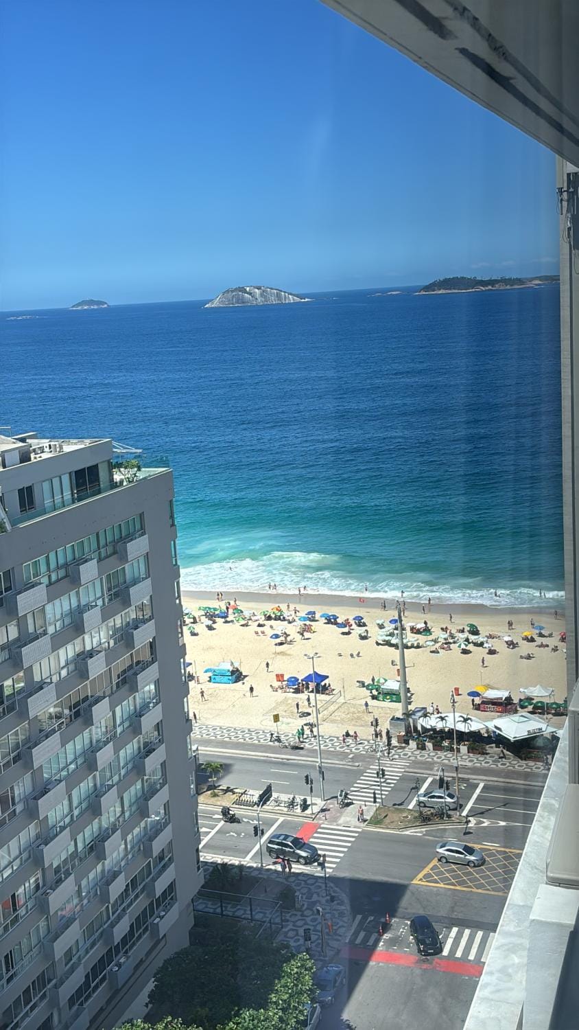 Spacious 4 Bedroom Apartment at Leblon Beach with Sea View Apartment in Rio de Janeiro
