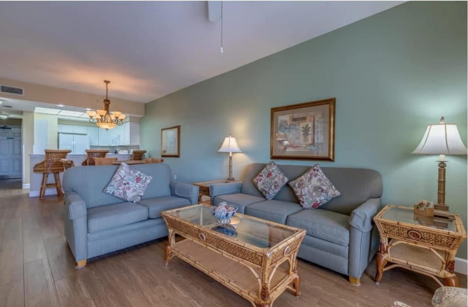 Gulf-View 3BR Retreat Apartment in Destin