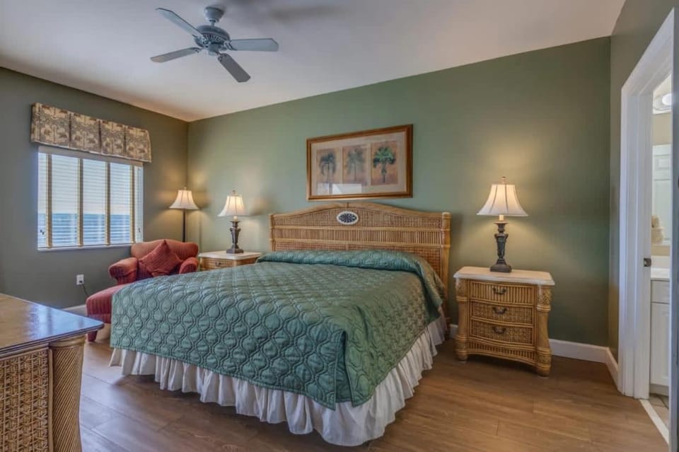 Gulf-View 3BR Retreat Apartment in Destin