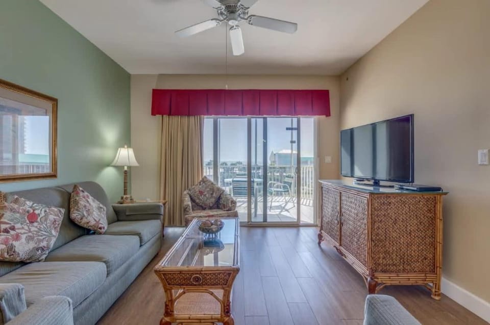 Gulf-View 3BR Retreat Apartment in Destin