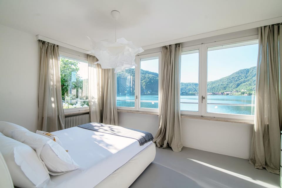 Bed, View (from property/room), Photo of the whole room, Bedroom, Lake view