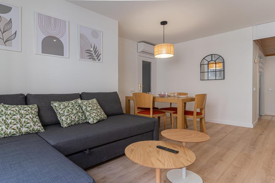 Acogedor apartamento en Camp Nou Apartment in L'Hospitalet de Llobregat