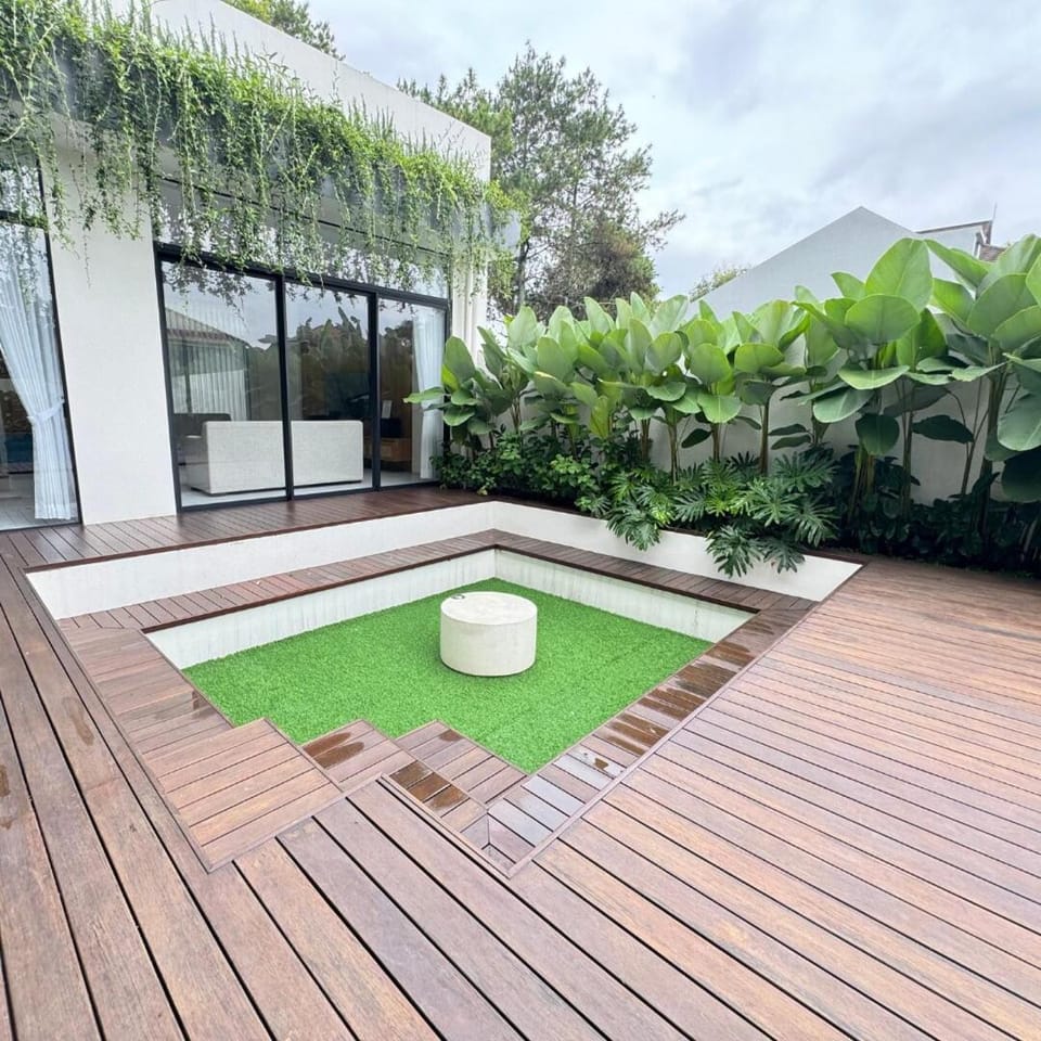 Garden, Garden, Swimming pool