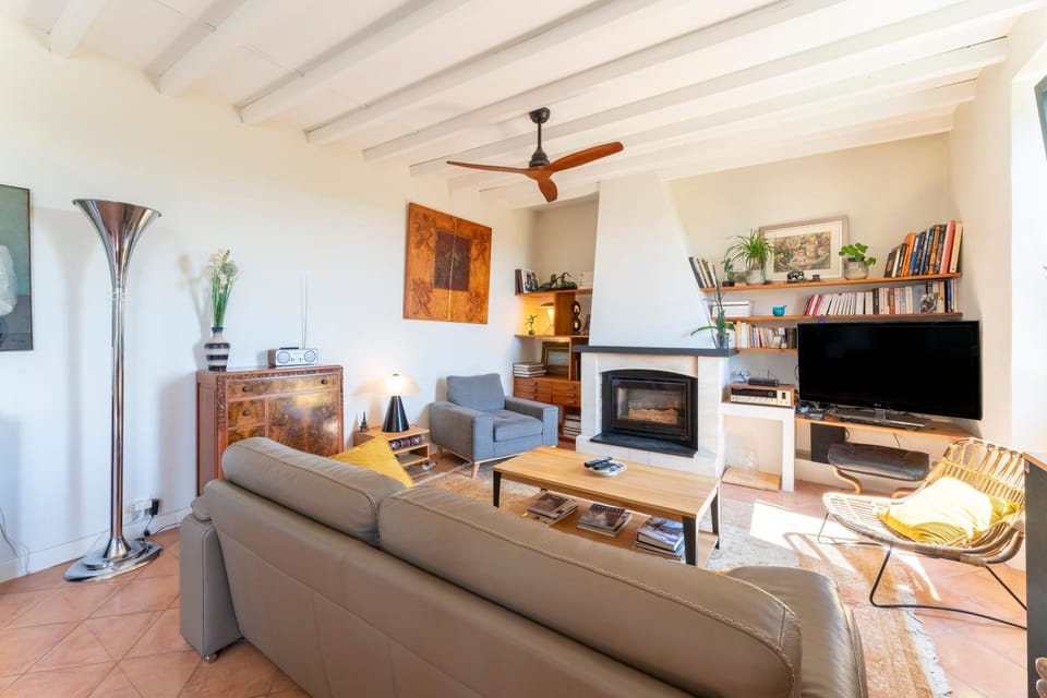 Property building, Living room