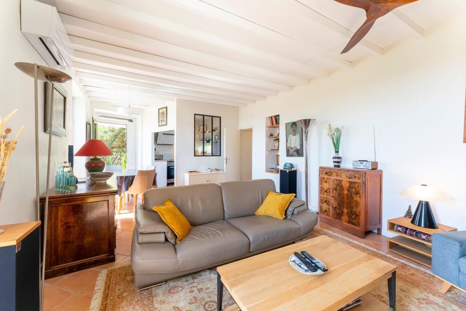 Property building, Living room