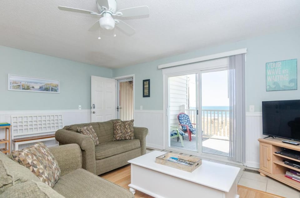 Janssen by Bryant Real Estate House in Carolina Beach