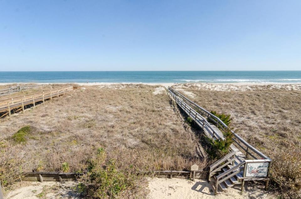 Janssen by Bryant Real Estate House in Carolina Beach