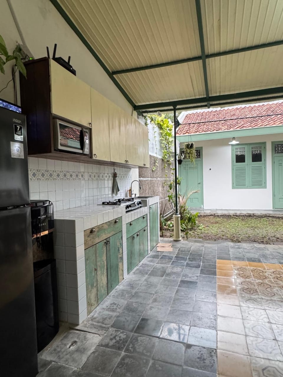Kitchen or kitchenette
