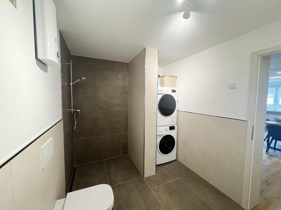 Shower, Toilet, washing machine