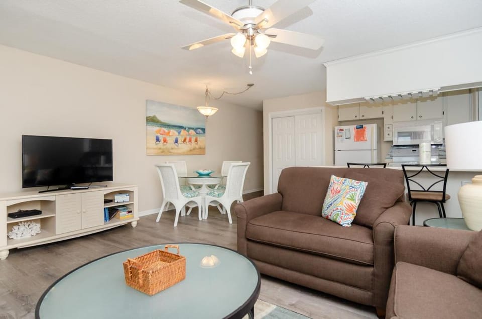 Bosley by Bryant Real Estate House in Carolina Beach