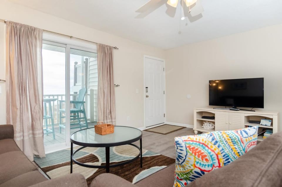 Bosley by Bryant Real Estate House in Carolina Beach