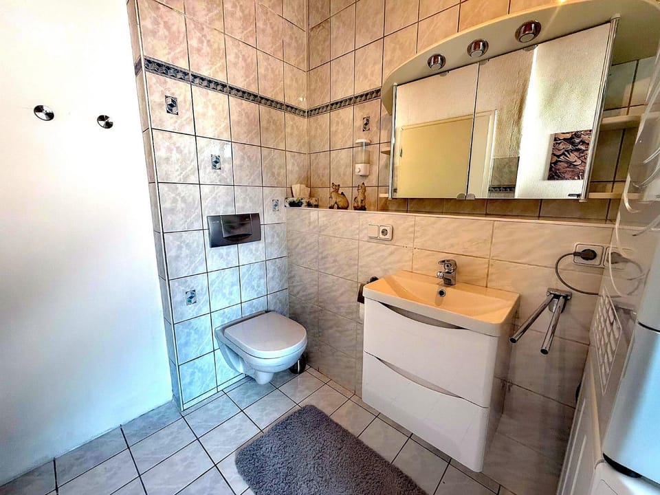Toilet, Bathroom