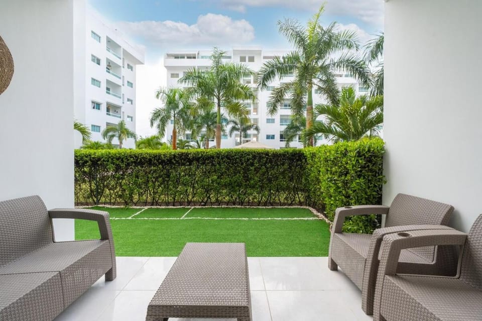 Beach Escape -Pool Patio -Free Parking -Pets Apartment in Juan Dolio