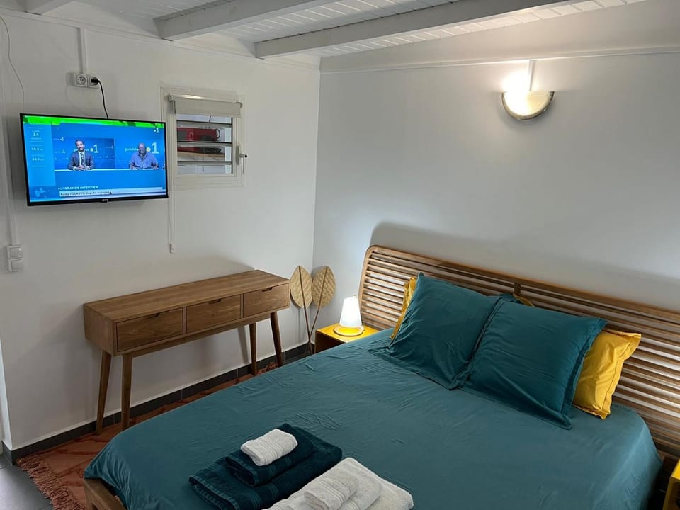 Bungalow 2 personnes Petit Bourg " La Bergetterie" Apartment in Petit-Bourg