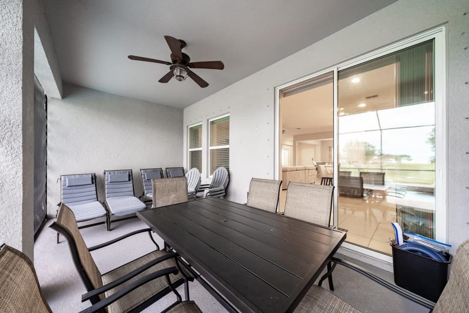 Patio, Seating area
