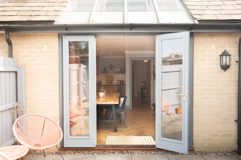 Patio, Dining area