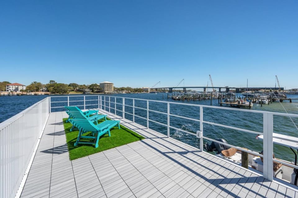 Stunning Floating House with Pool Access Docked boat in Okaloosa Island