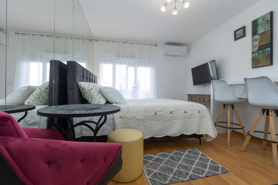 Teny apartment with balcony and private parking Apartment in Zadar