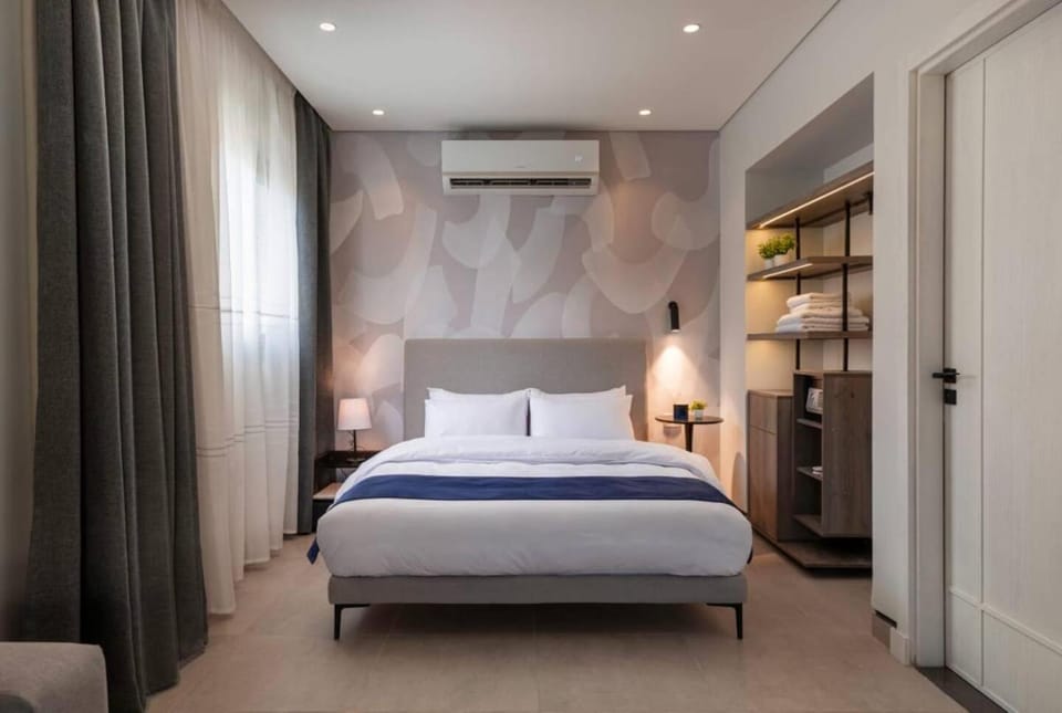 Bed, Photo of the whole room, Bedroom, air conditioner