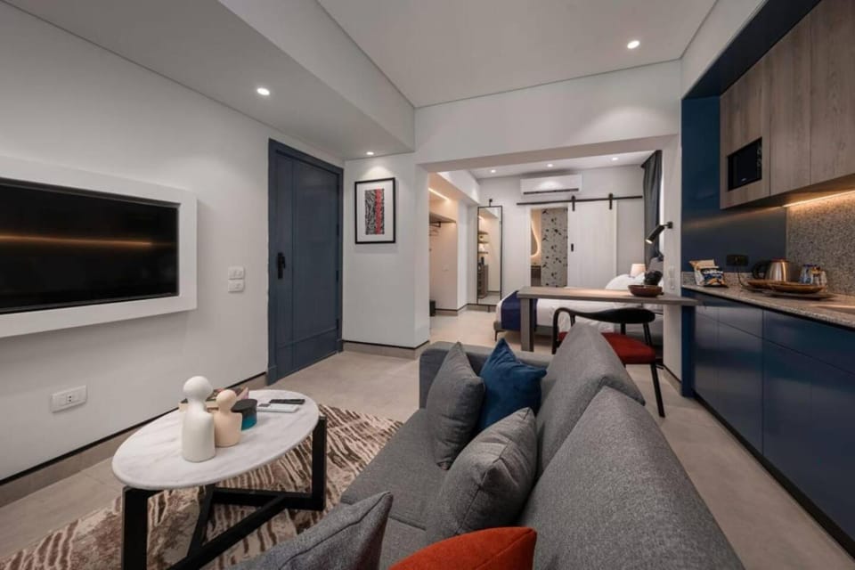 Kitchen or kitchenette, Seating area