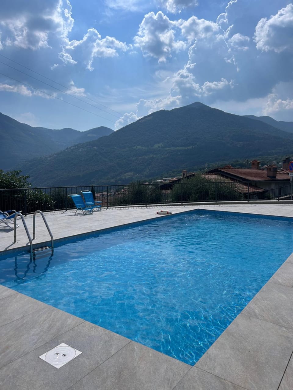 Lake view, Mountain view, Swimming pool, Swimming pool