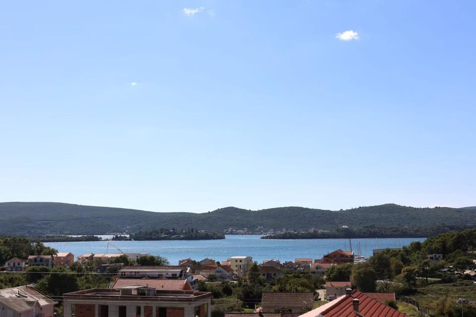 Day, Natural landscape, Mountain view, Sea view