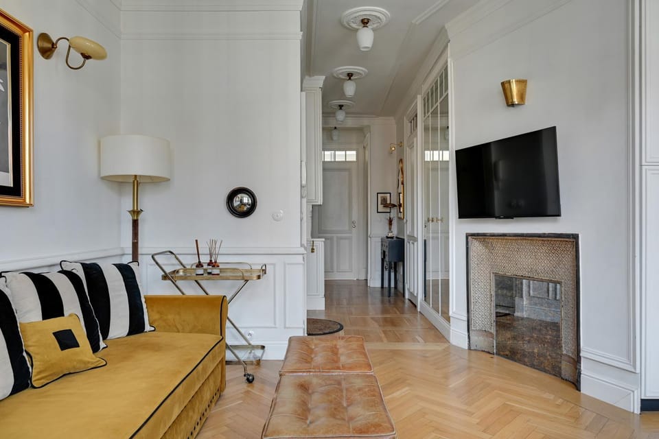 TV and multimedia, Living room, Seating area