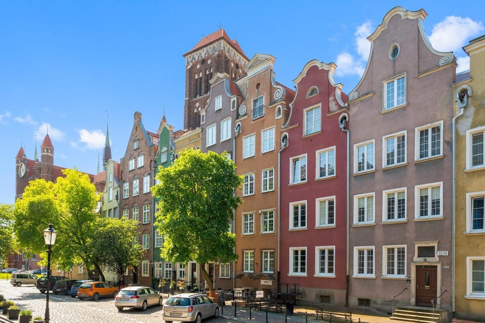 Property building, Day, Neighbourhood, City view, Street view, Location