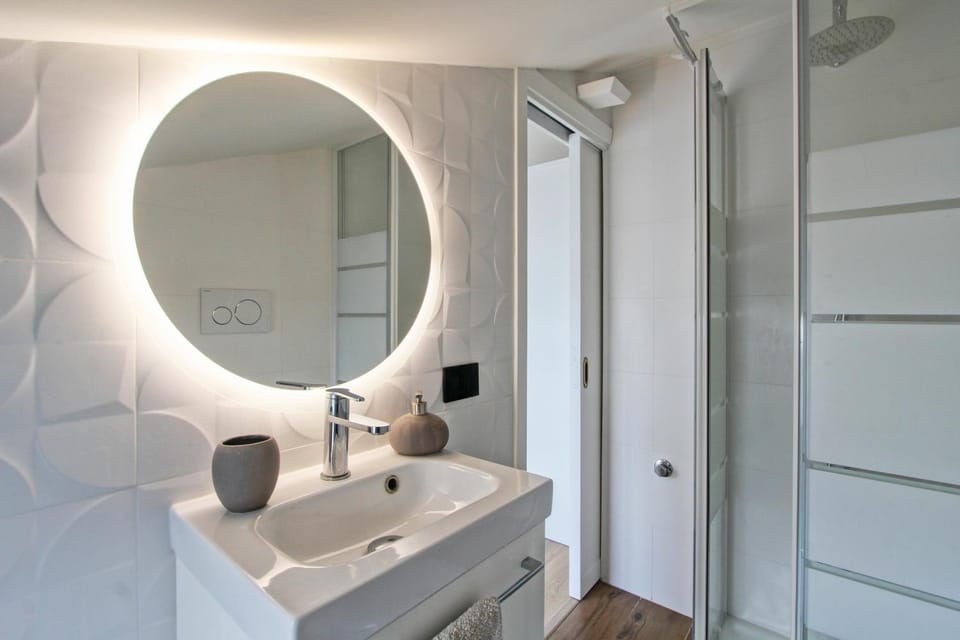 Shower, Bathroom, towels