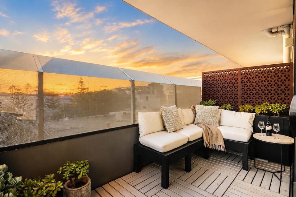 Beachside Gem - Sweeping Views & Cafés Nearby! Apartment in Melbourne